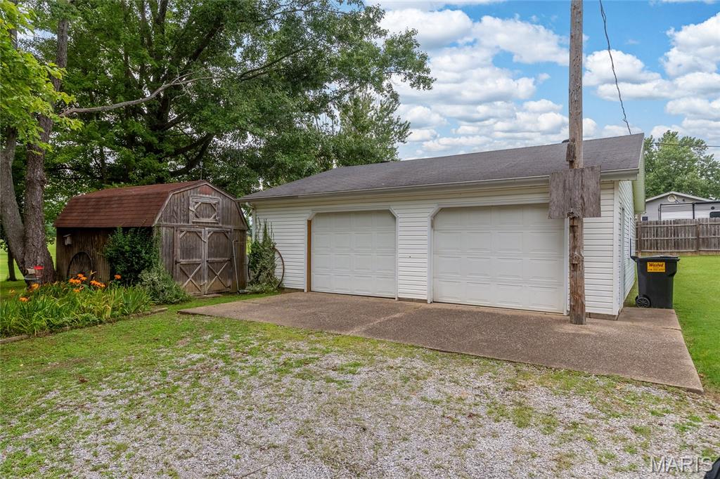 1425 Coffee Road Raleigh, IL 62977 - Photo 25 of 33
