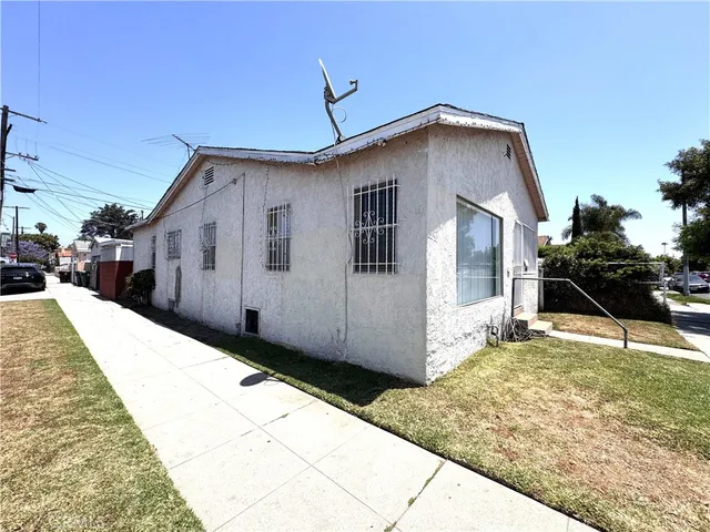 $2,900 | 1049 West 65th Place, Los Angeles, CA 90044