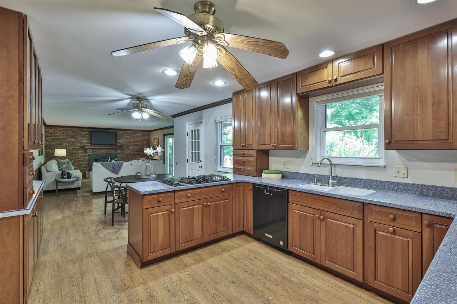 7339 Drake Road Cincinnati, OH 45243 - Photo 30 of 50