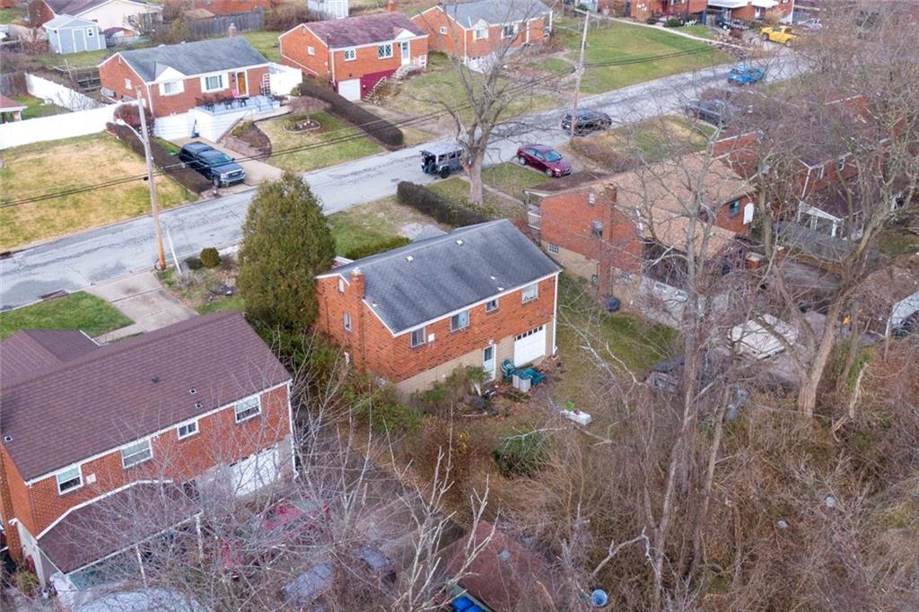 235 Olympic Road Pittsburgh, PA 15236 - Photo 3 of 19 Gallery Image 3