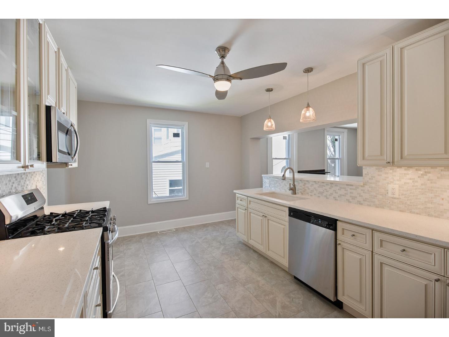 212 Rochelle Avenue Philadelphia, PA 19128 - Photo 22 of 25 Kitchen
