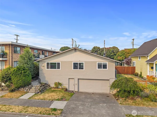 $875,000 | 2516 Rockefeller Avenue, Unit A B, Everett, WA 98201