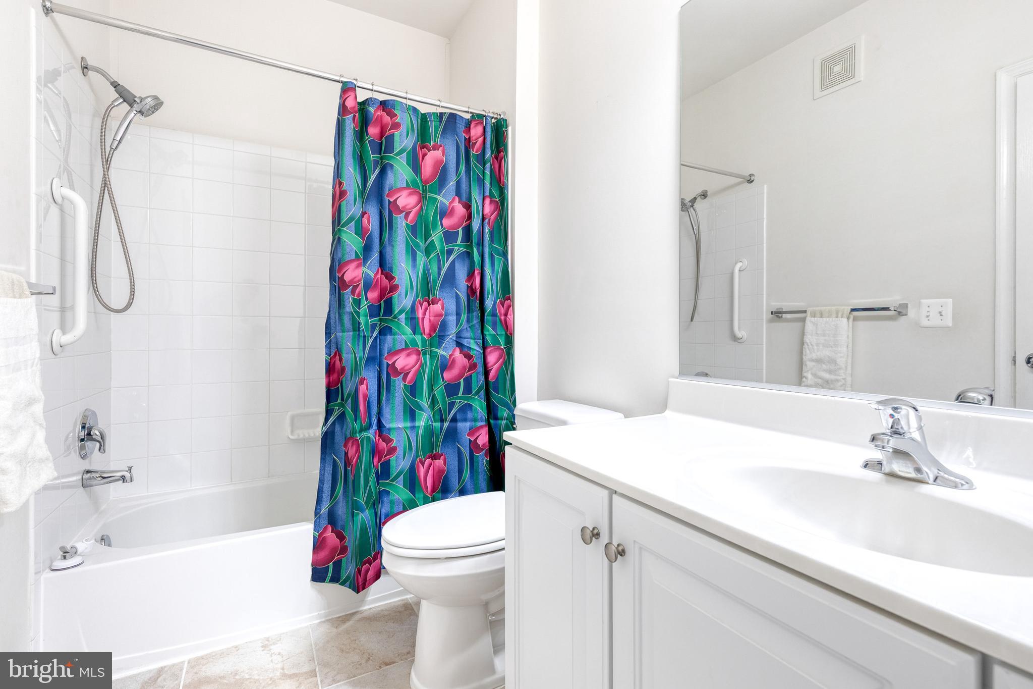 7305 Brookview Road, Unit 308 Elkridge, MD 21075 - Photo 21 of 28 Second bath w/tub/shower