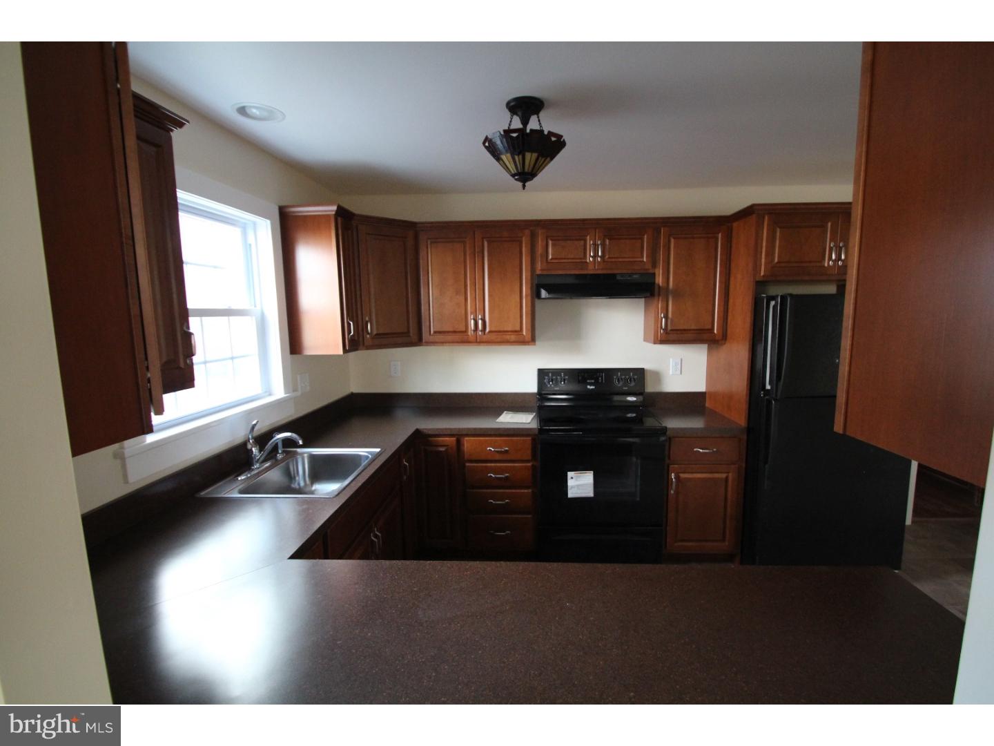 111 Elephant Road Dublin, PA 18917 - Photo 2 of 9 Kitchen