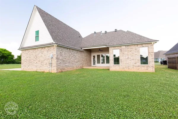 $450,000 | 319 Newport Lane, Benton, LA 71006