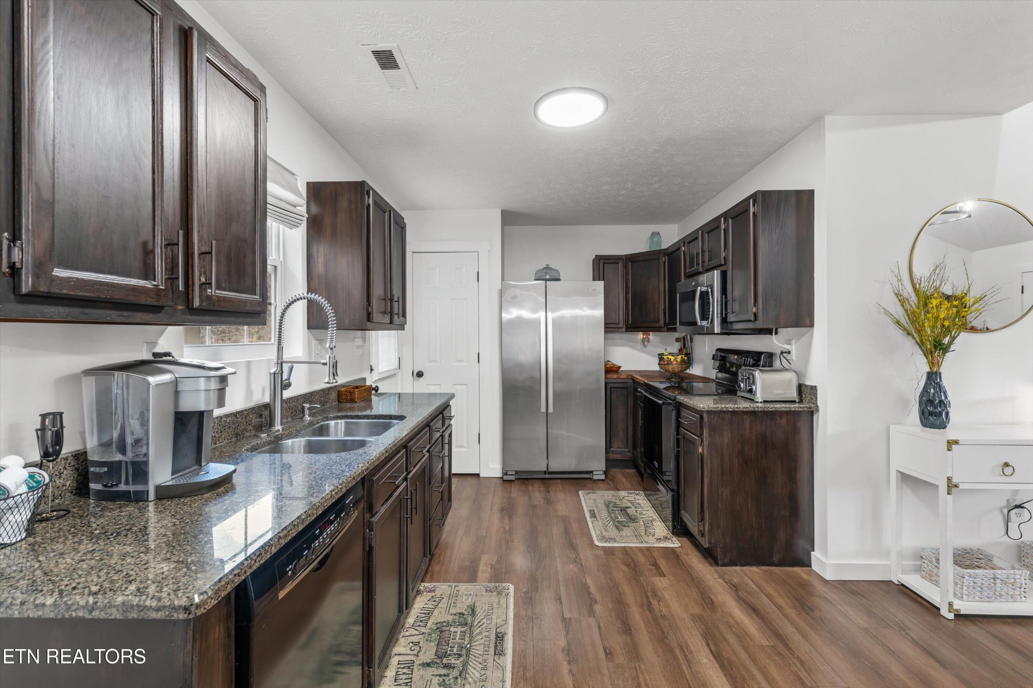 393 Lane Hollow Road Sevierville, TN 37876 - Photo 11 of 33