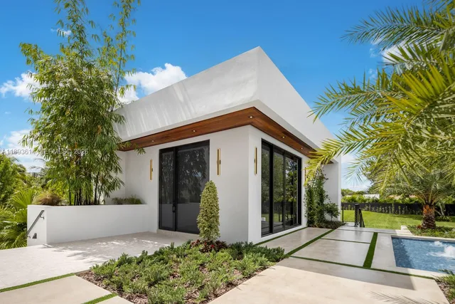 $7,995,000 | 9900 Southwest 125th Avenue, Miami, FL 33186