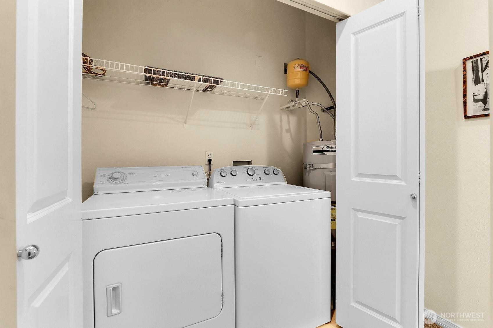 1500 South 18th Street, Unit F202 Renton, WA 98055 - Photo 18 of 20 a utility room with dryer and washer