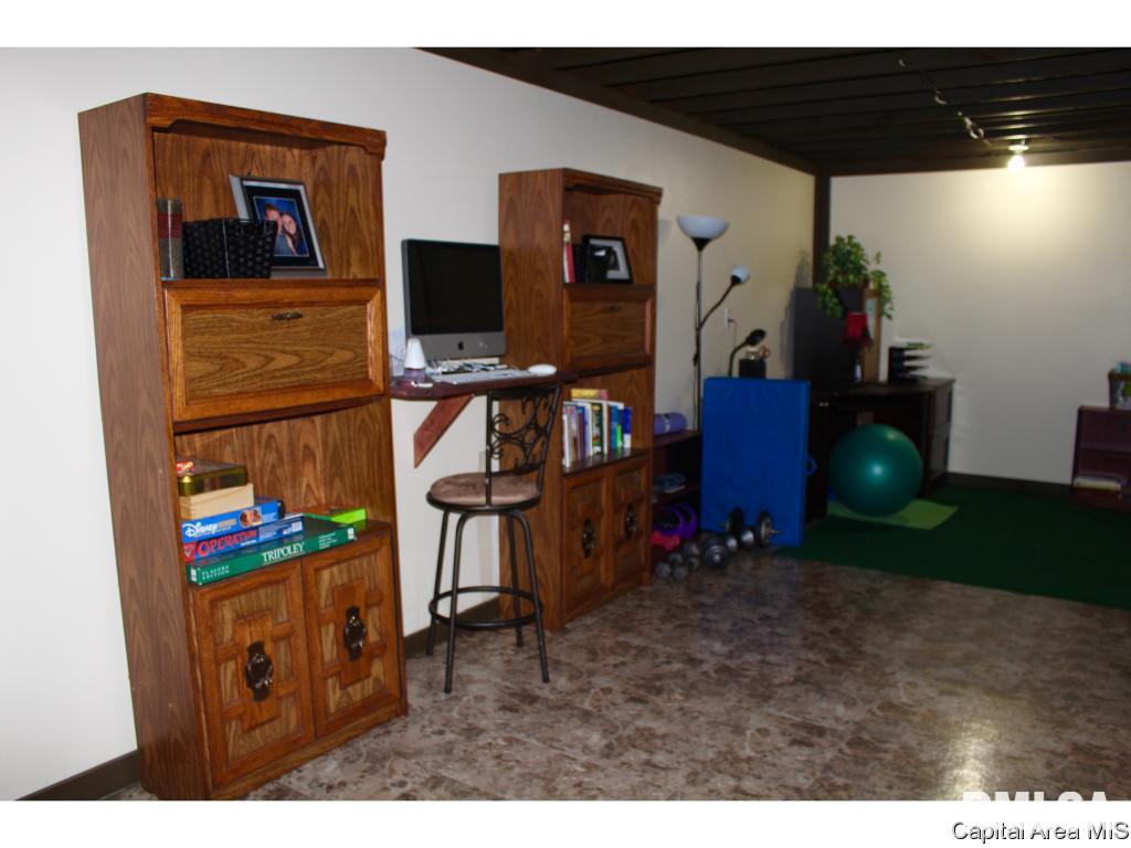 309 East Sangamon Avenue Springfield, IL 62702 - Photo 19 of 26 Gallery Image 19
