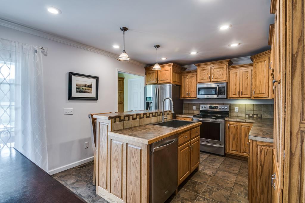 565 Dry Hollow Road Rickman, TN 38580 - Photo 4 of 21 Gallery Image 4