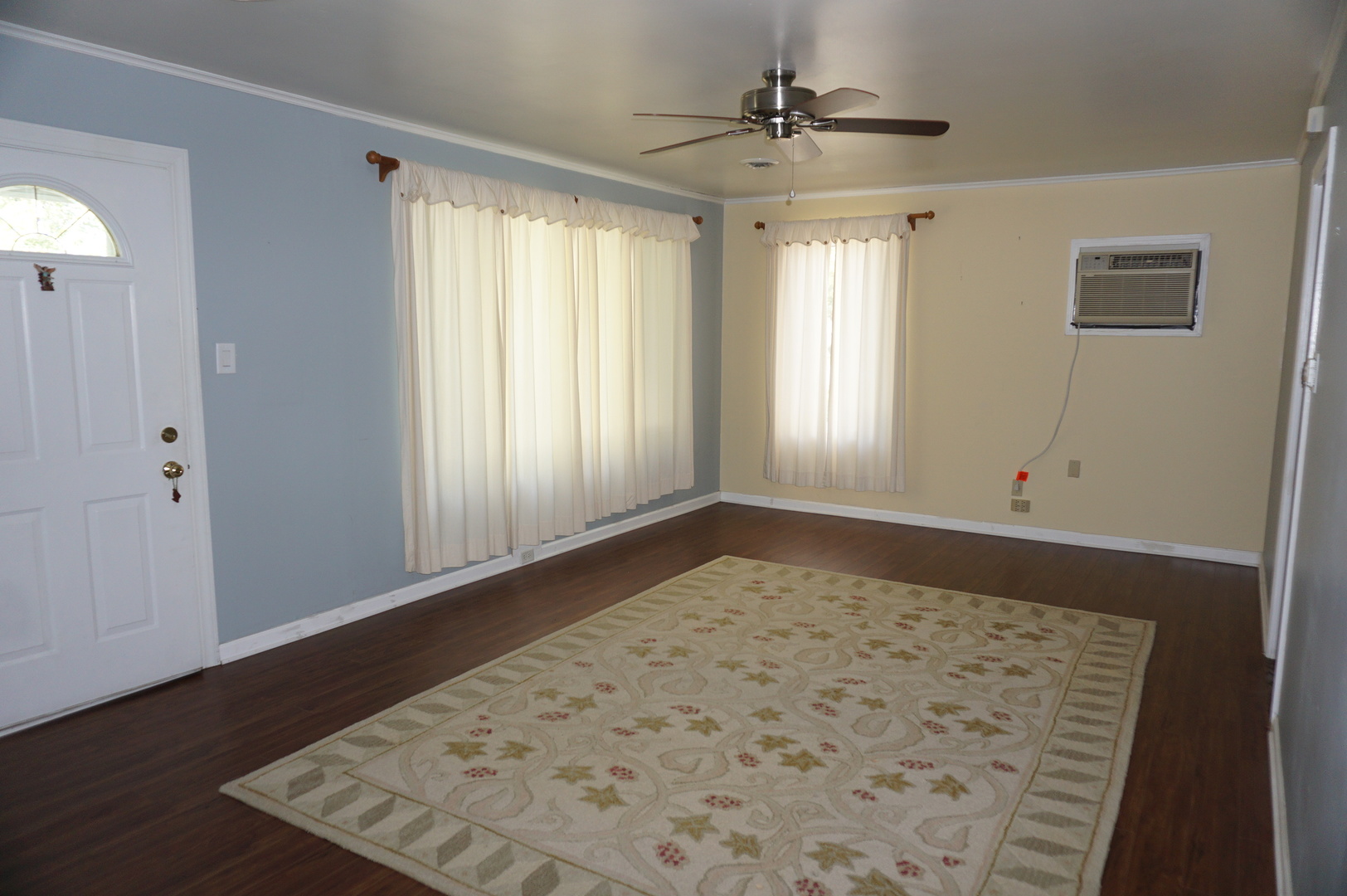 2209 Hawthorne Road Homewood, IL 60430 - Photo 3 of 14