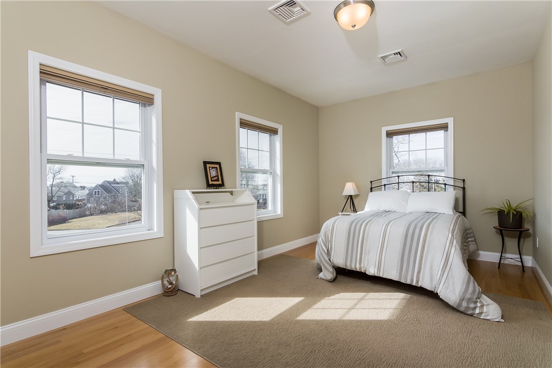 13 Nautilus Road Narragansett, RI 02882 - Photo 25 of 40 Generously sized guest room!