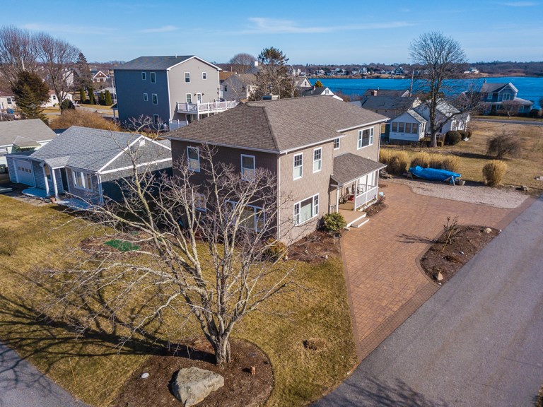 13 Nautilus Road Narragansett, RI 02882 - Photo 3 of 40