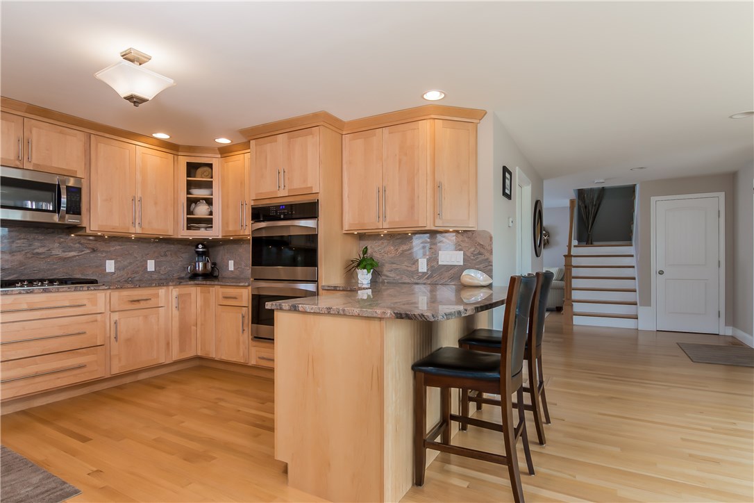 13 Nautilus Road Narragansett, RI 02882 - Photo 7 of 40 Breakfast Bar!