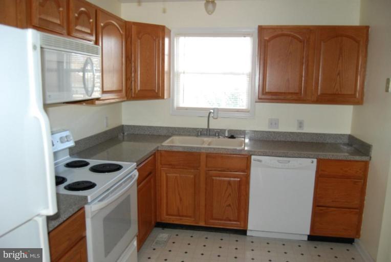 100 Michelle Drive Ranson, WV 25438 - Photo 4 of 17 Kitchen