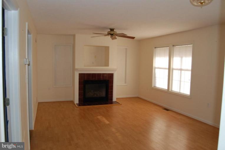 100 Michelle Drive Ranson, WV 25438 - Photo 5 of 17 Living Room