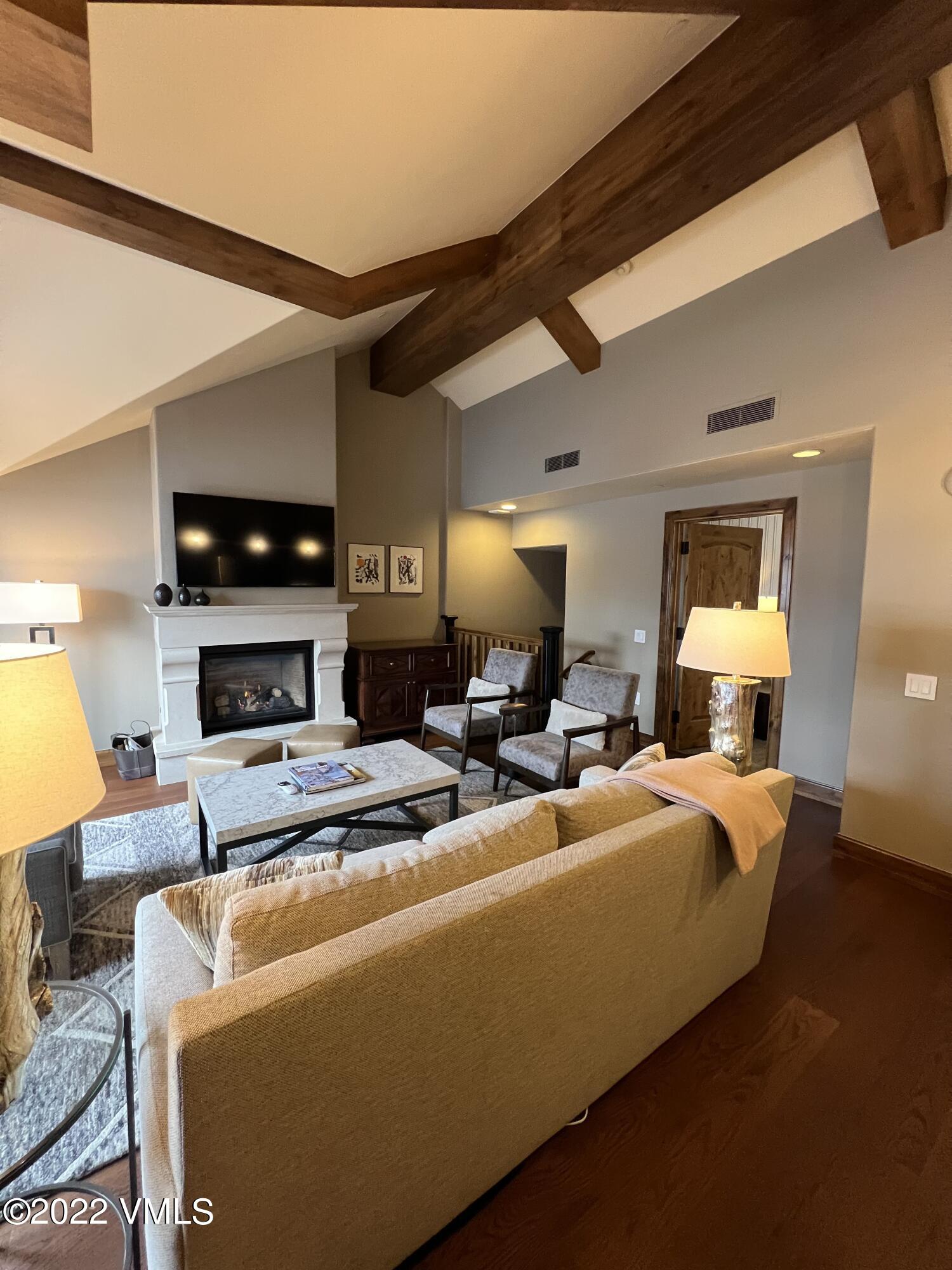 16 Vail Road, Unit 503 XMAS & WEEK 6 Vail, CO 81657 - Photo 5 of 22 IMG-3814