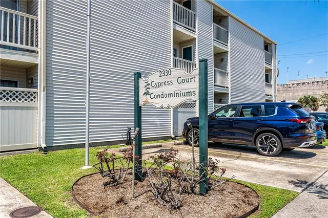$89,500 | 2330 Edenborn Avenue, Unit 301, Metairie, LA 70001