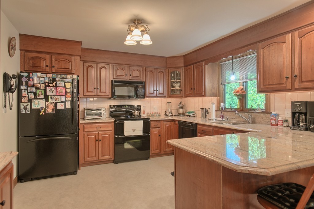 42 Dexter Road Melrose, MA 02176 - Photo 14 of 28 Gallery Image 14