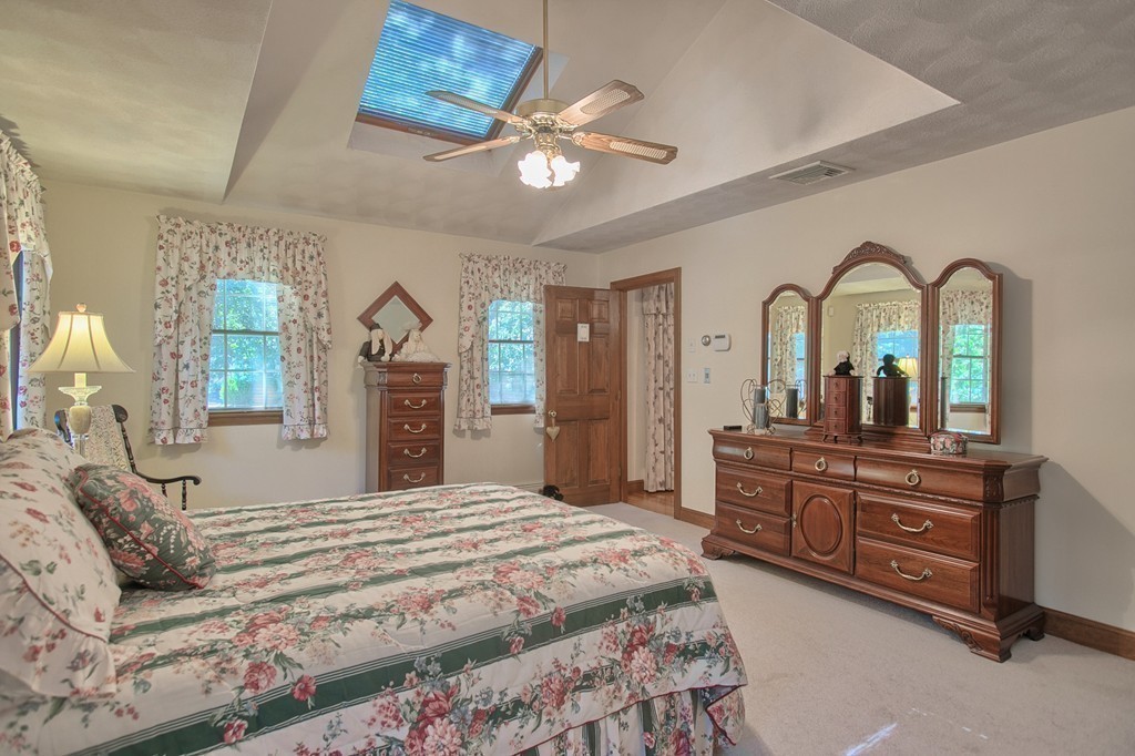 42 Dexter Road Melrose, MA 02176 - Photo 18 of 28 Gallery Image 18