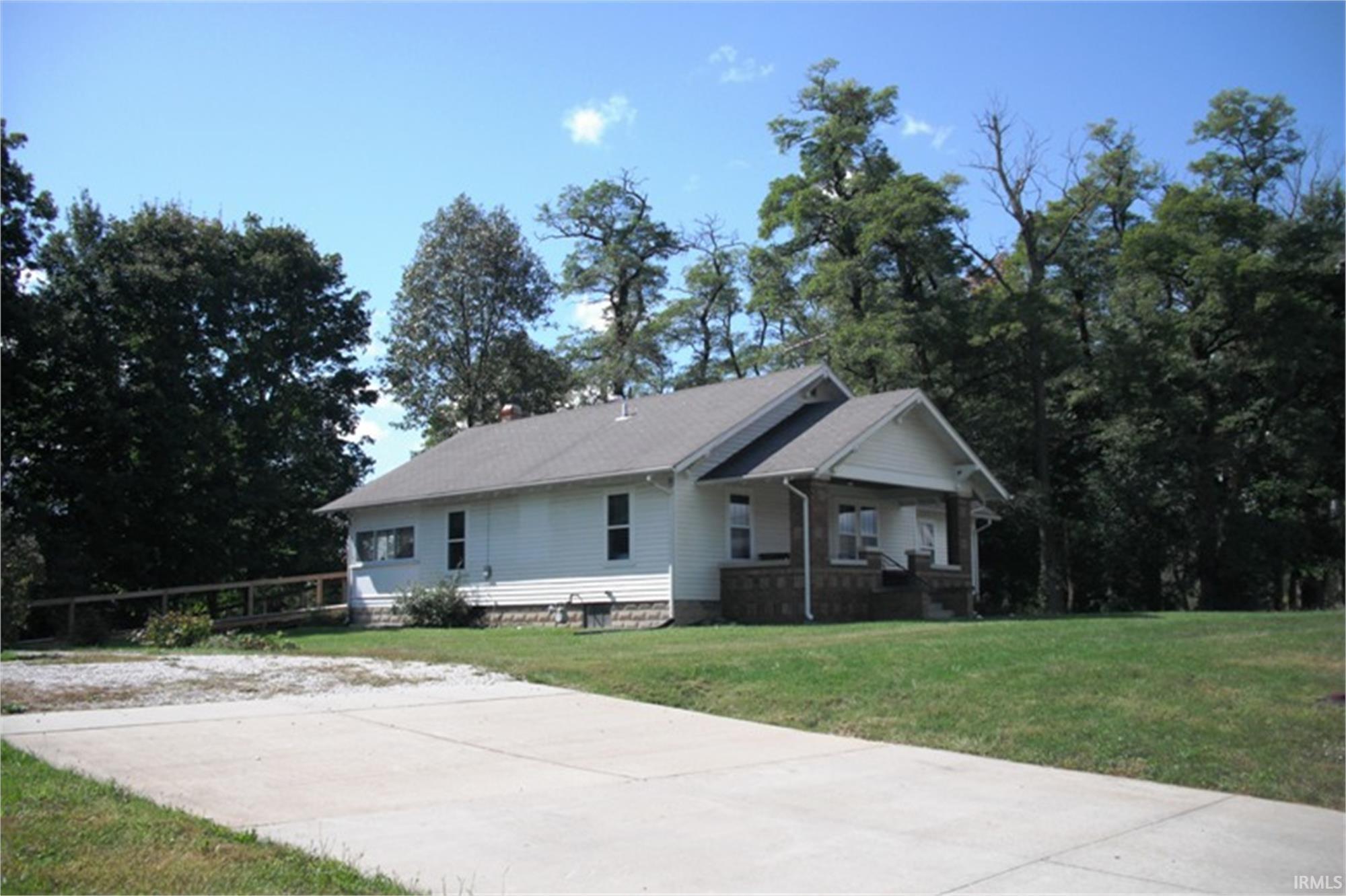 4833 West Arlington Road Bloomington, IN 47404 - Photo 3 of 4