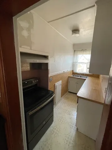 $1,975 | 11 Starkey Avenue, Unit 2, Attleboro, MA 02703