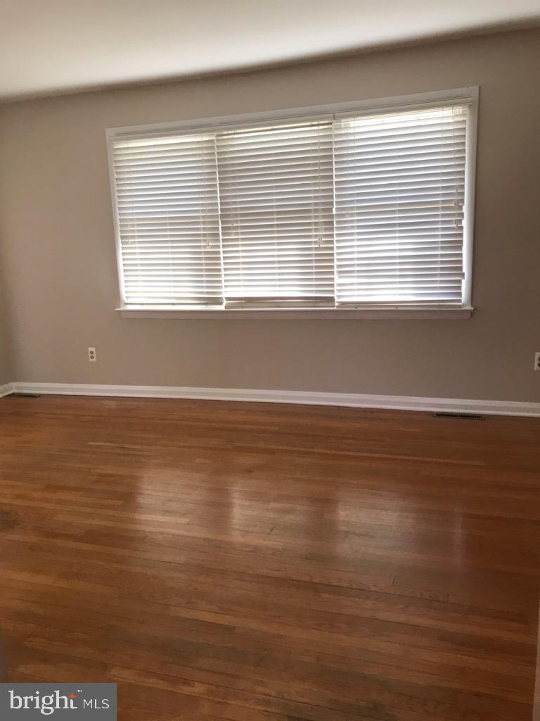 12 Andries Road Newark, DE 19711 - Photo 9 of 40 Living Room Freshly Painted 2019