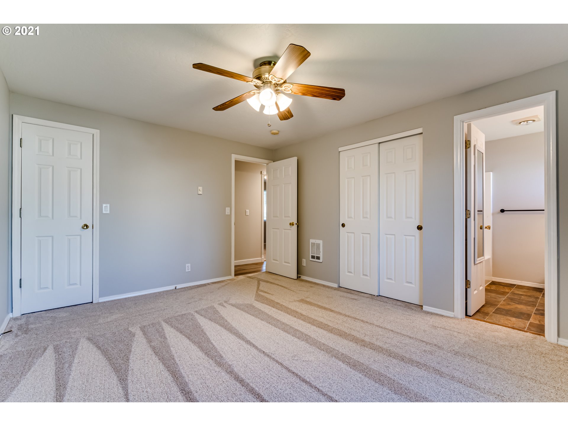 3908 Redwood Drive Springfield, OR 97478 - Photo 11 of 19