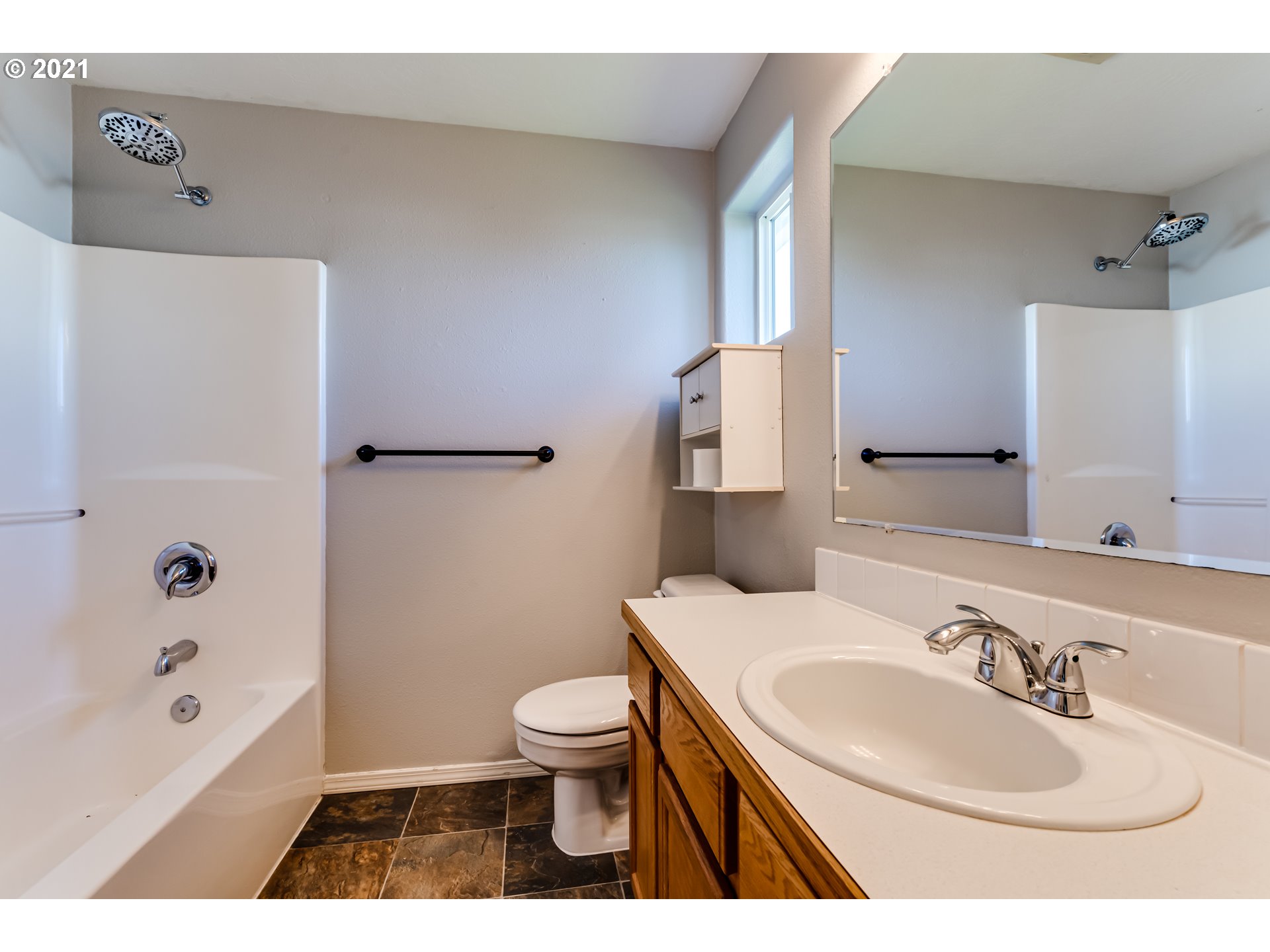 3908 Redwood Drive Springfield, OR 97478 - Photo 12 of 19