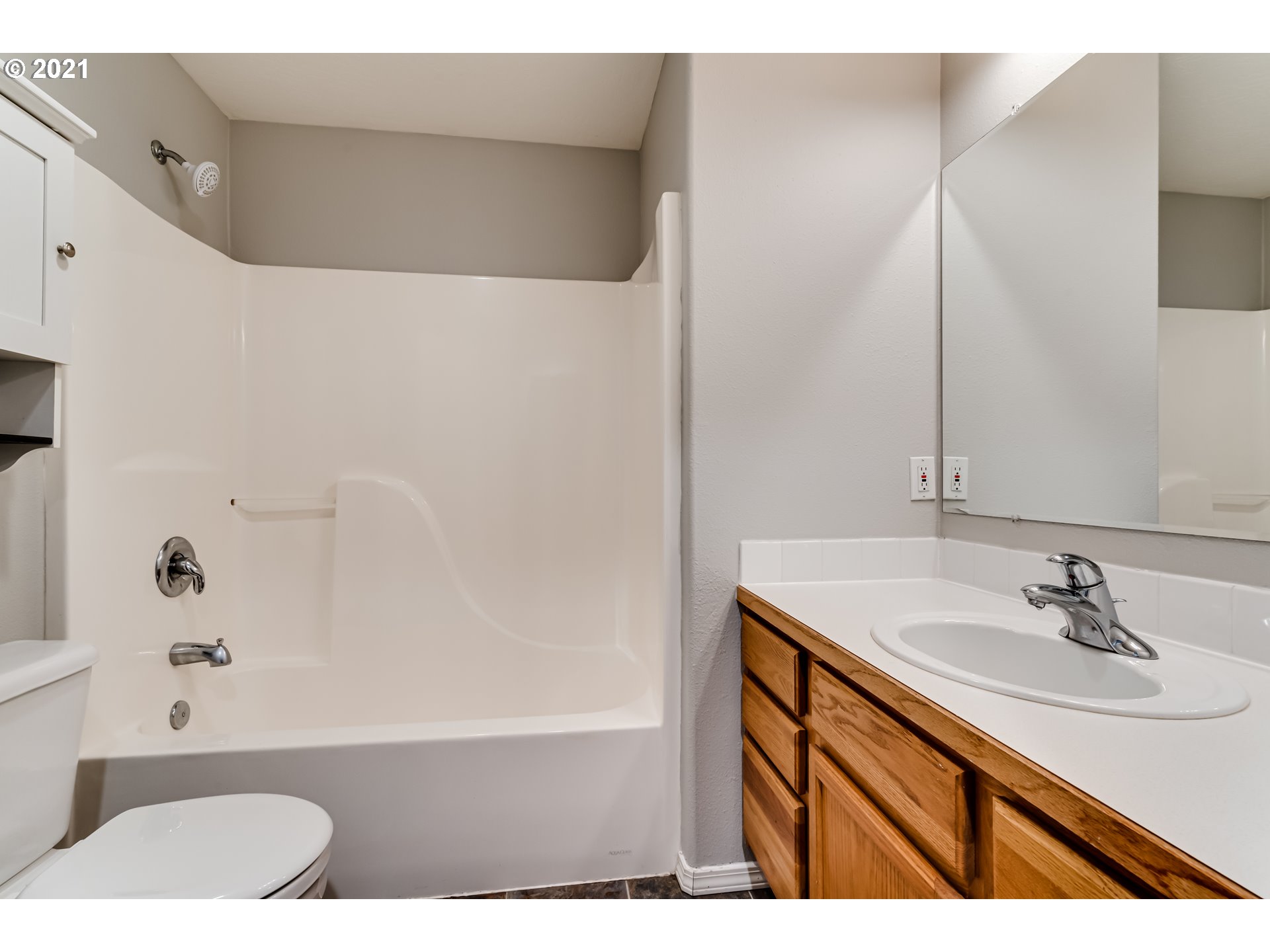 3908 Redwood Drive Springfield, OR 97478 - Photo 13 of 19