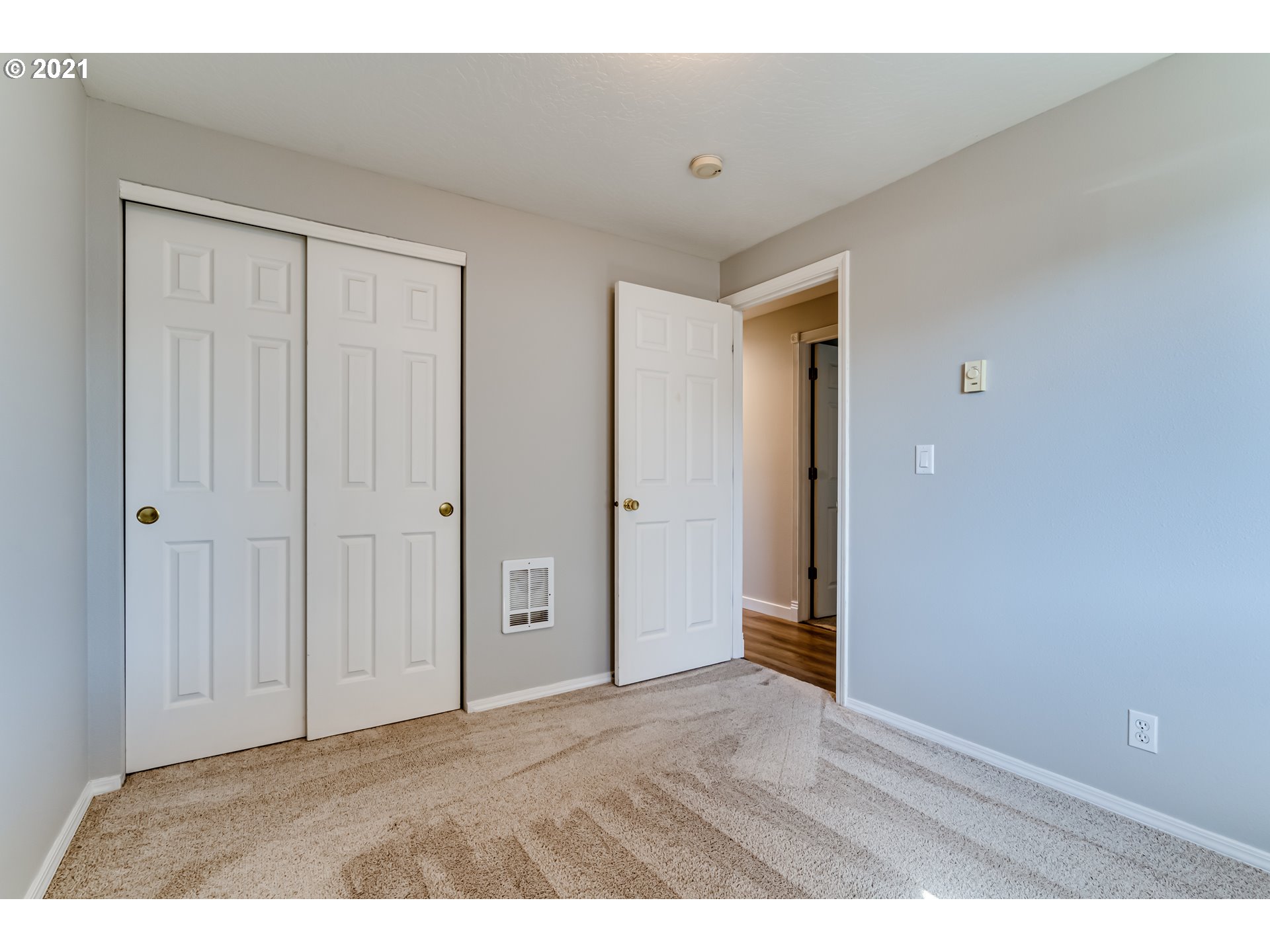 3908 Redwood Drive Springfield, OR 97478 - Photo 16 of 19
