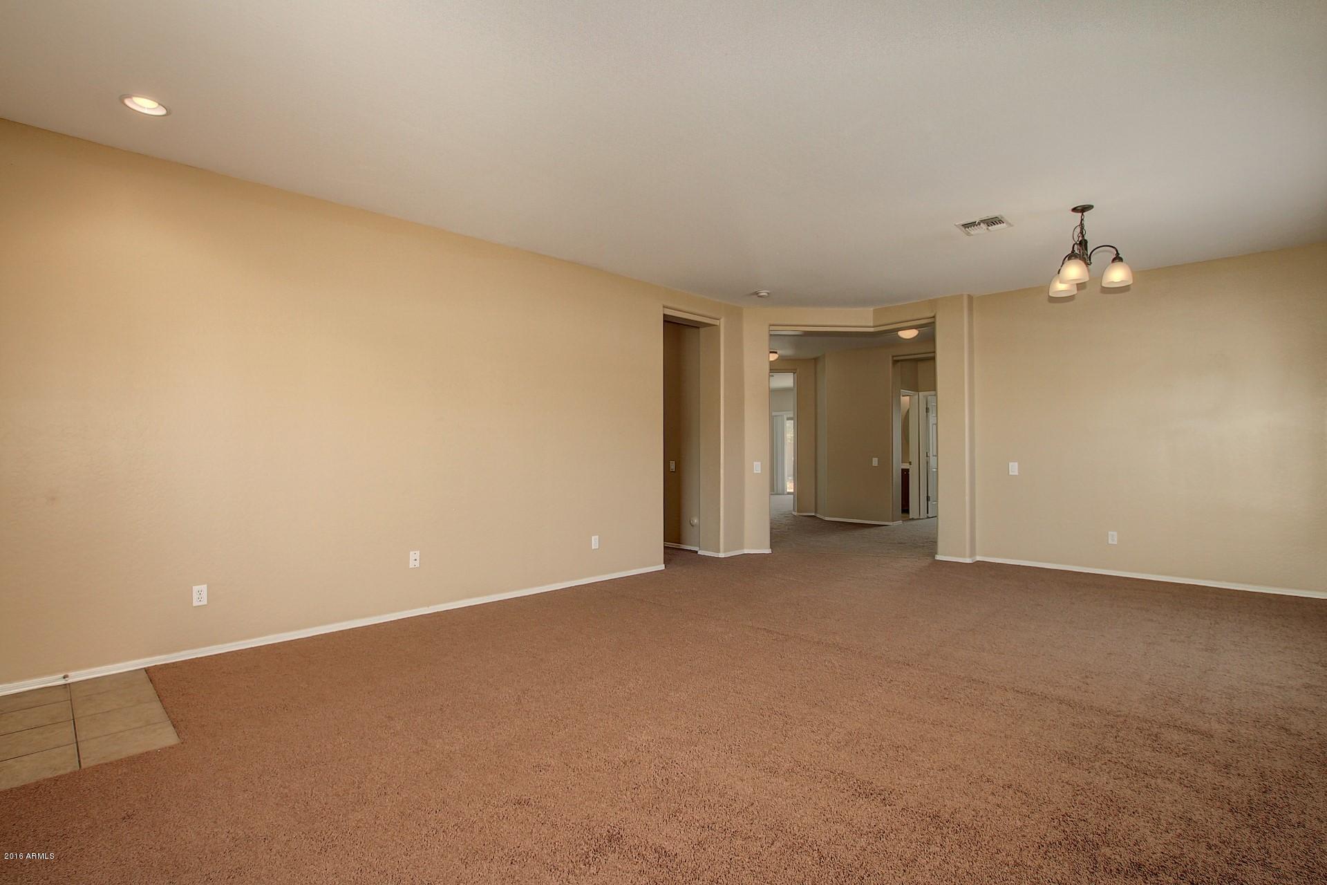 5331 West Apollo Road Laveen, AZ 85339 - Photo 4 of 26 Living room