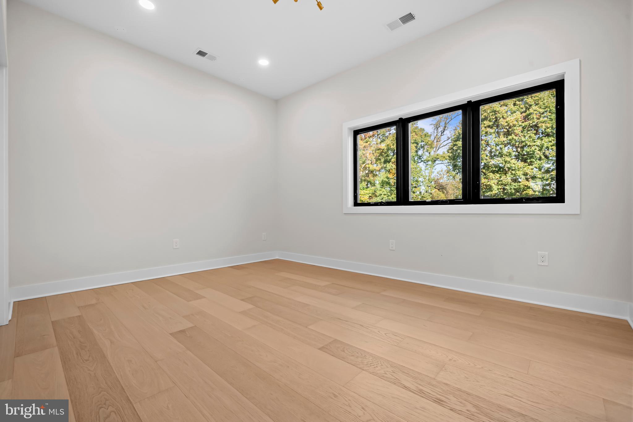 4246 15th Street North Arlington, VA 22207 - Photo 37 of 72 an empty room with a window