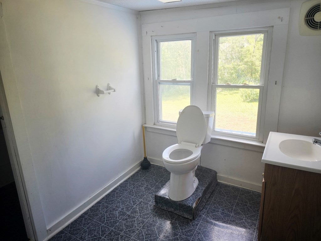 906 Sanders Mines Road Max Meadows, VA 24360 - Photo 12 of 24 Gallery Image 12