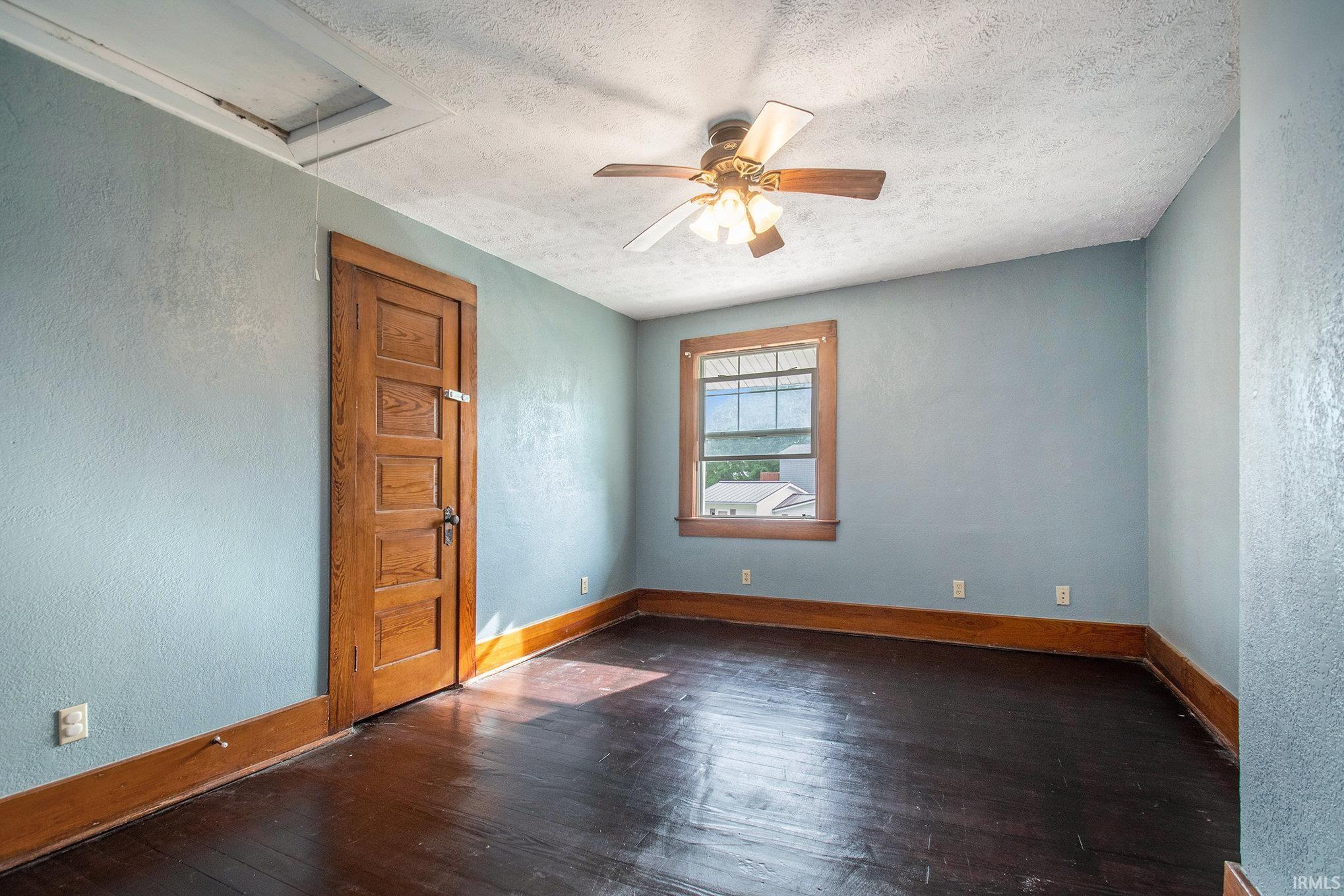 9041 East Hatchery Road Syracuse, IN 46567 - Photo 16 of 31 Gallery Image 16