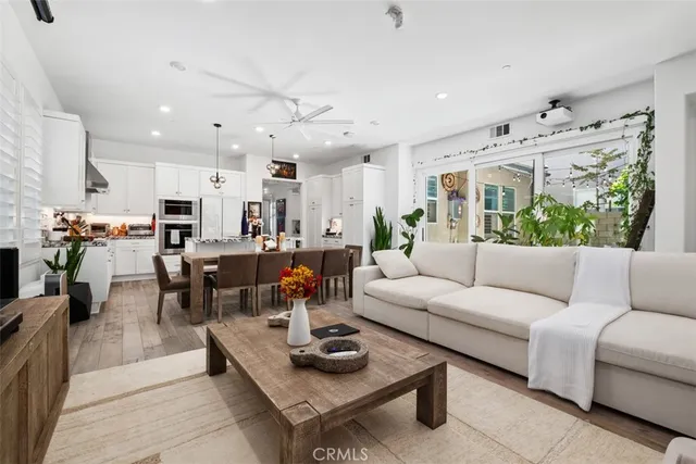 $4,495 | 124 Sculpture, Irvine, CA 92618