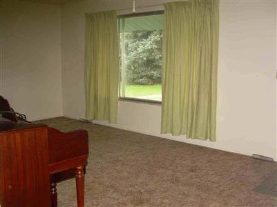 6040 North Vassar Road Flint, MI 48506 - Photo 5 of 11 20177837-4.JPG