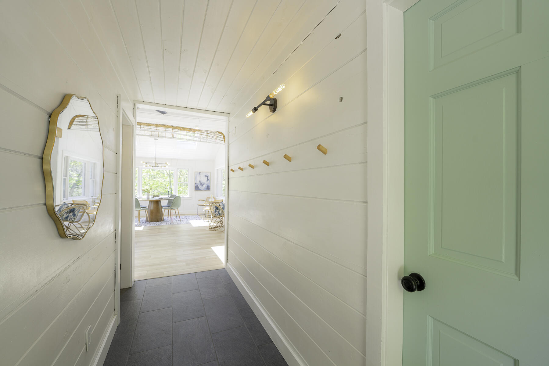2208 Friendship Road Waldoboro, ME 04572 - Photo 5 of 76 Entryway
