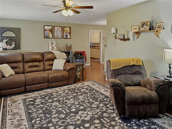 $229,900 | 241 Southwest Drive, Chillicothe, MO 64601