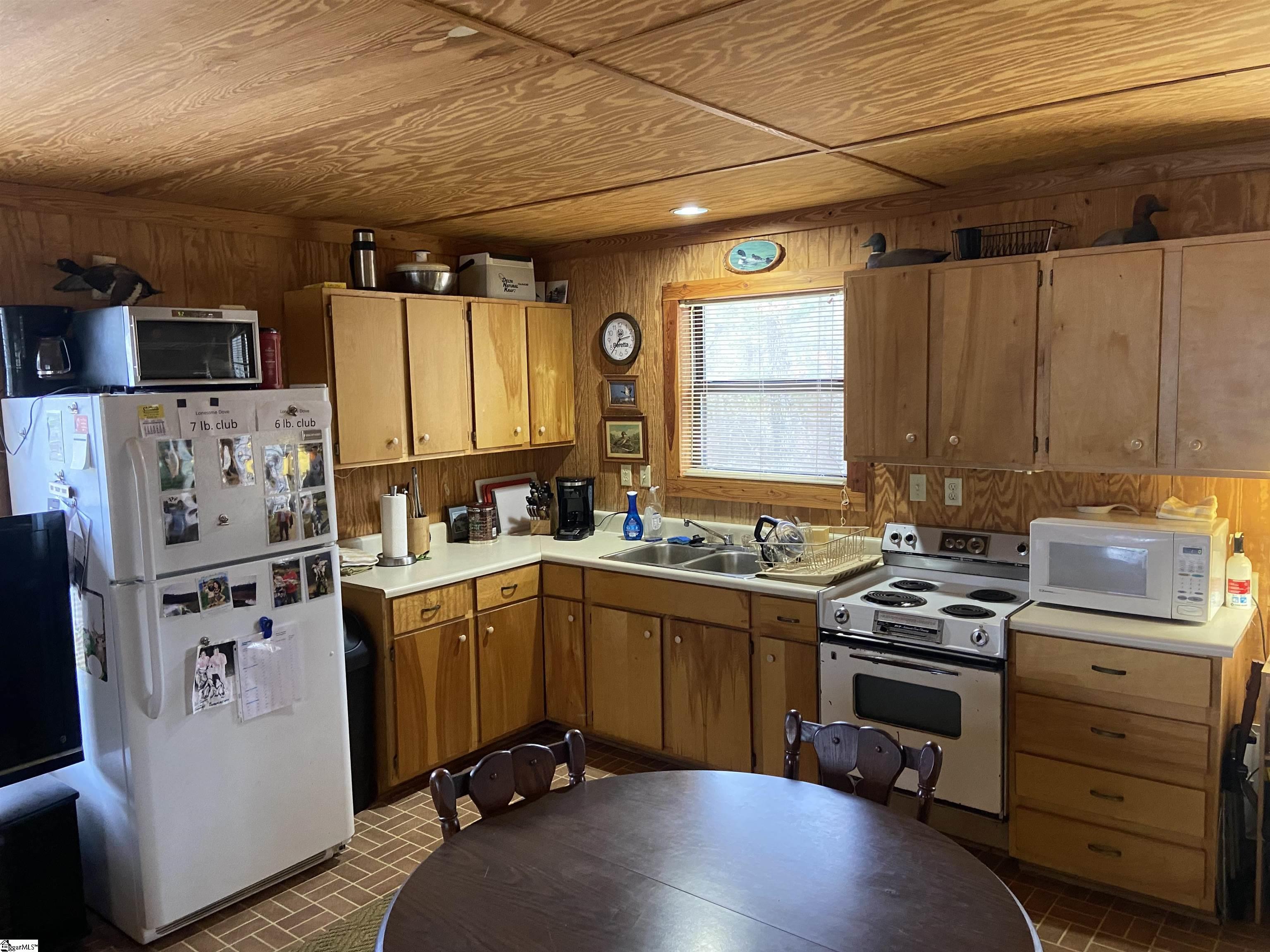 901 Bolt Road Gray Court, SC 29645 - Photo 19 of 36