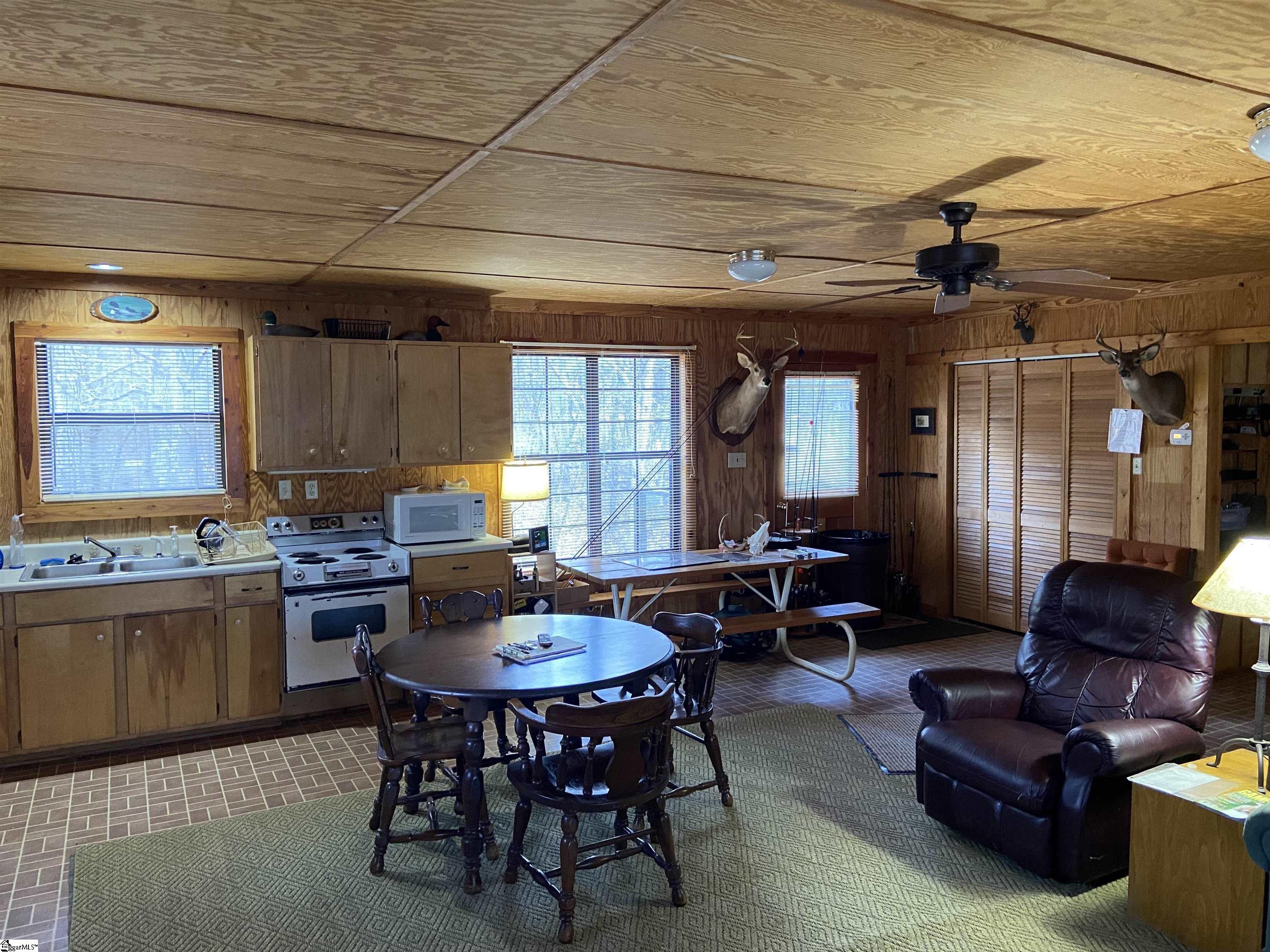 901 Bolt Road Gray Court, SC 29645 - Photo 21 of 36