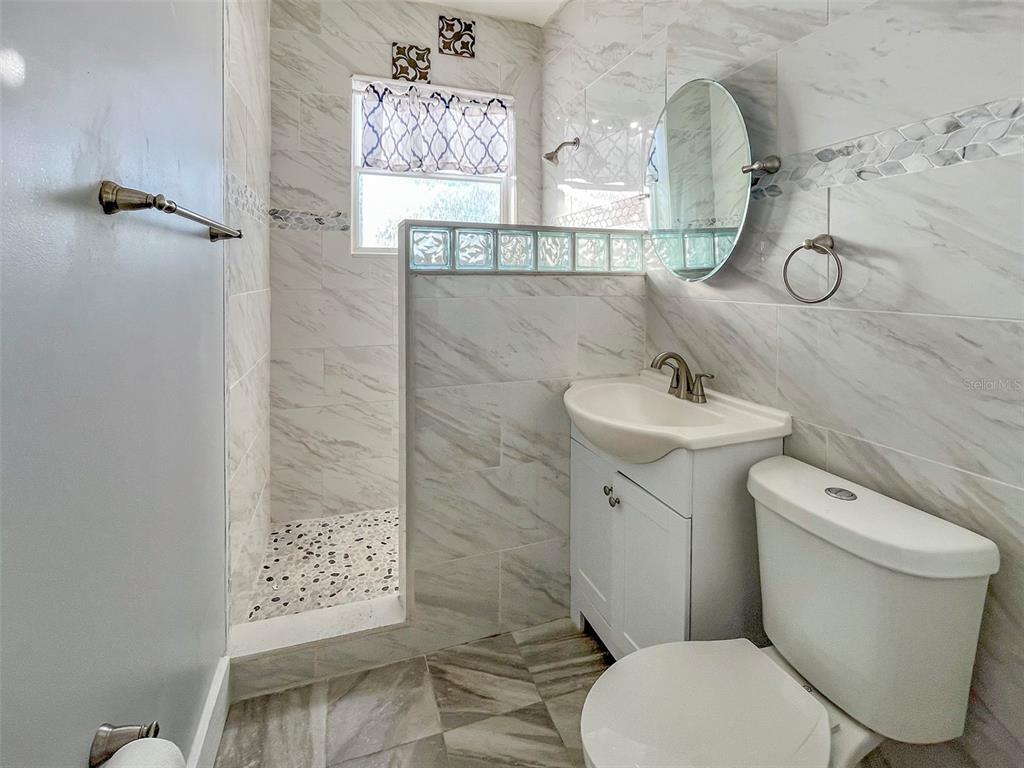 408 Armada Road South, Unit 5 Venice, FL 34285 - Photo 7 of 9