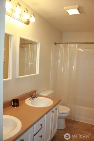 $2,150 | 31500 33rd Place Southwest, Unit N202, Federal Way, WA 98023