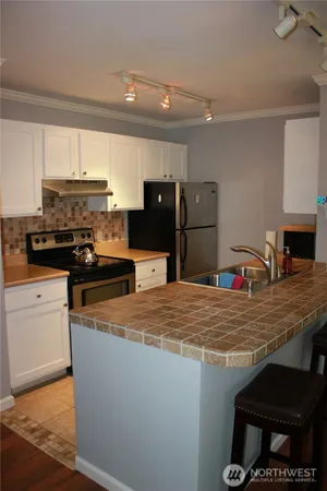 $2,150 | 31500 33rd Place Southwest, Unit N202, Federal Way, WA 98023