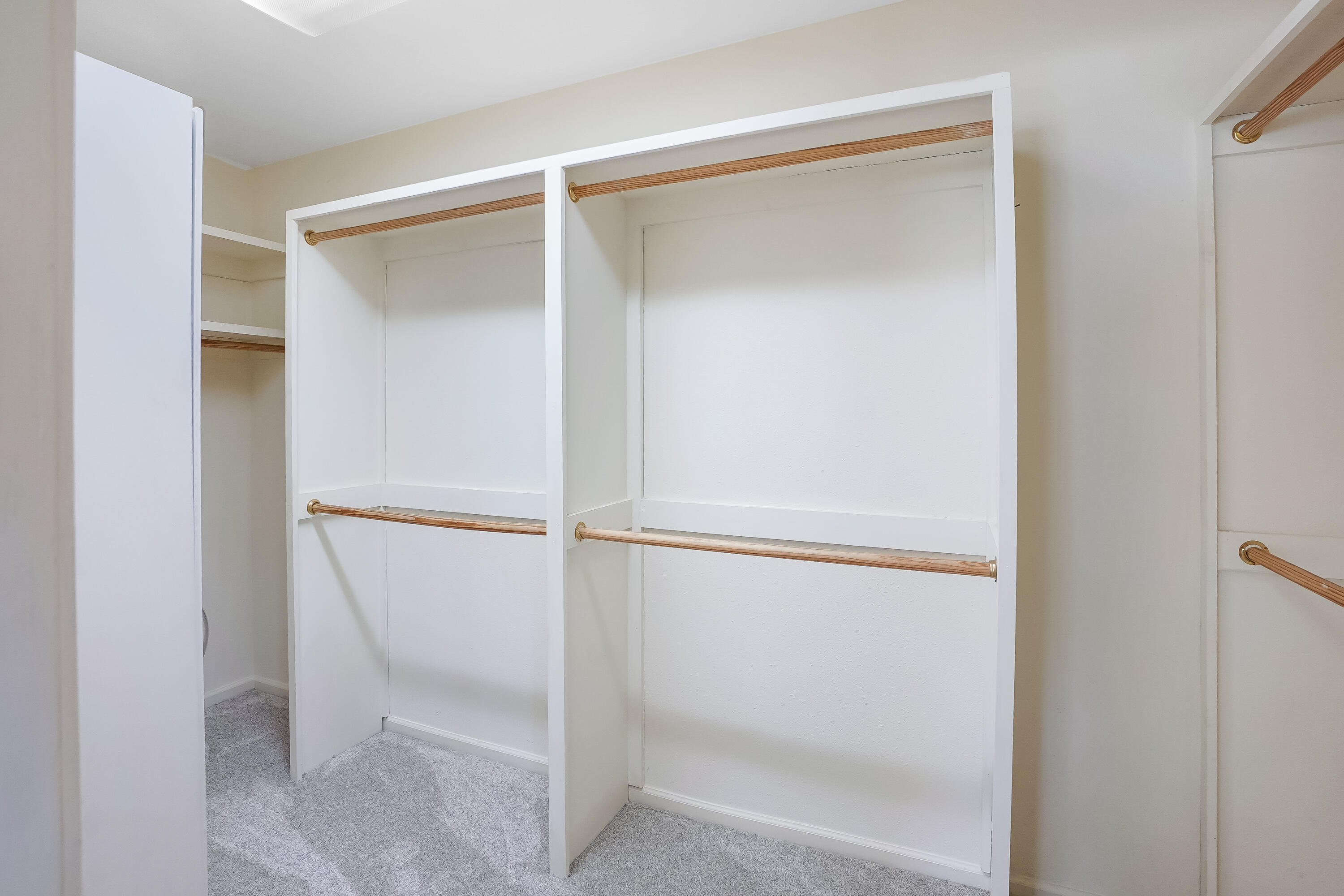 12800 Elmwood Road Elm Grove, WI 53122 - Photo 22 of 41 Primary Closet