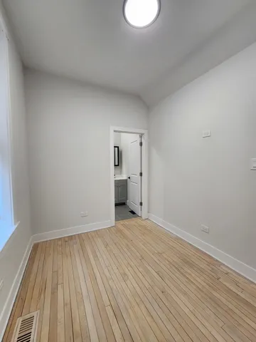 $2,500 | 2345 West 23rd Place, Unit 3, Chicago, IL 60608