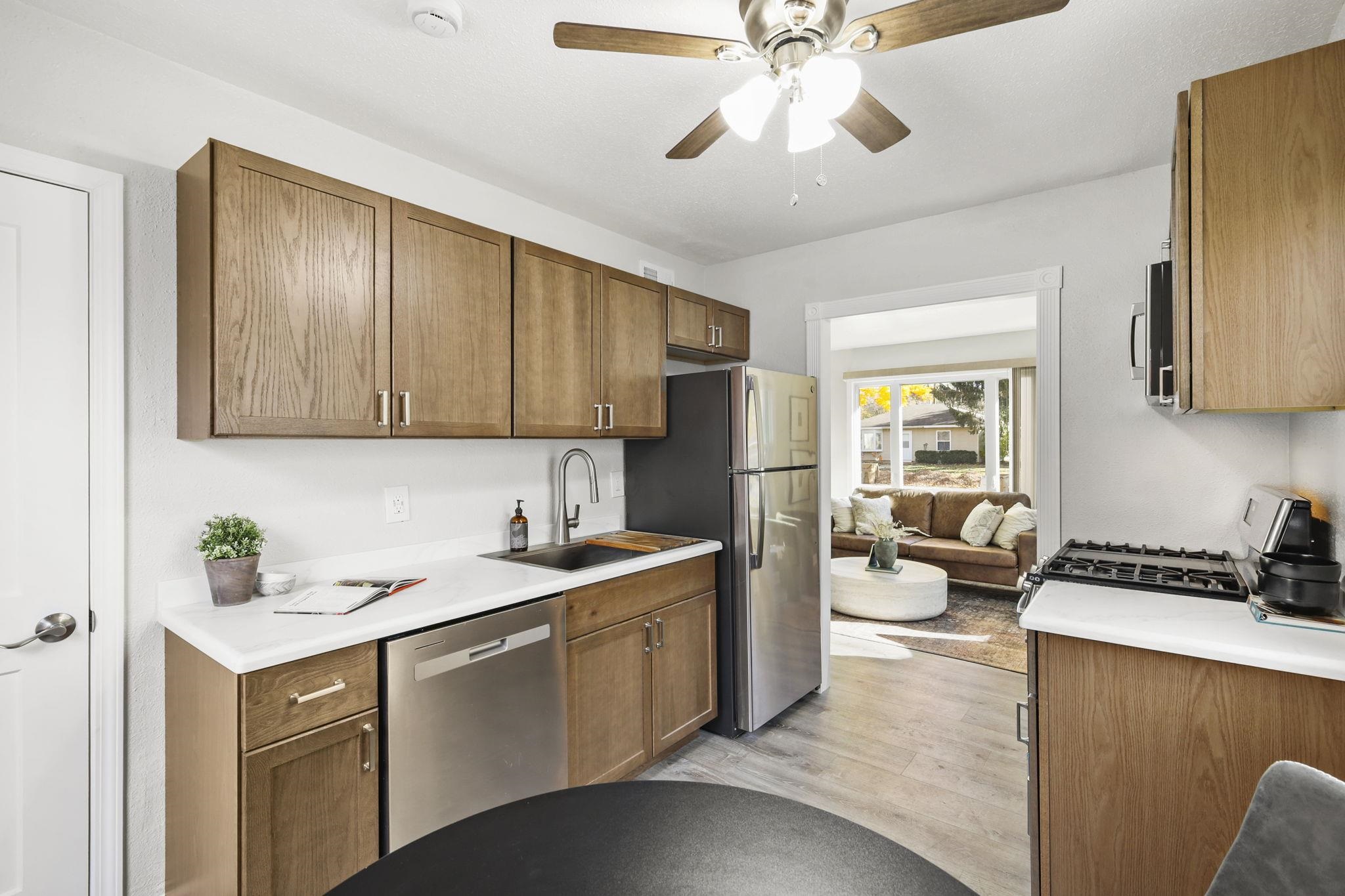 42 Craig Avenue Madison, WI 53705 - Photo 17 of 34