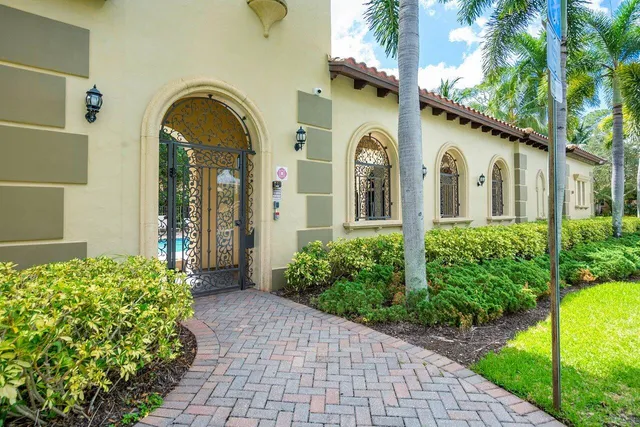 $5,200 | 3381 Lago De Talavera, Lake Worth, FL 33467