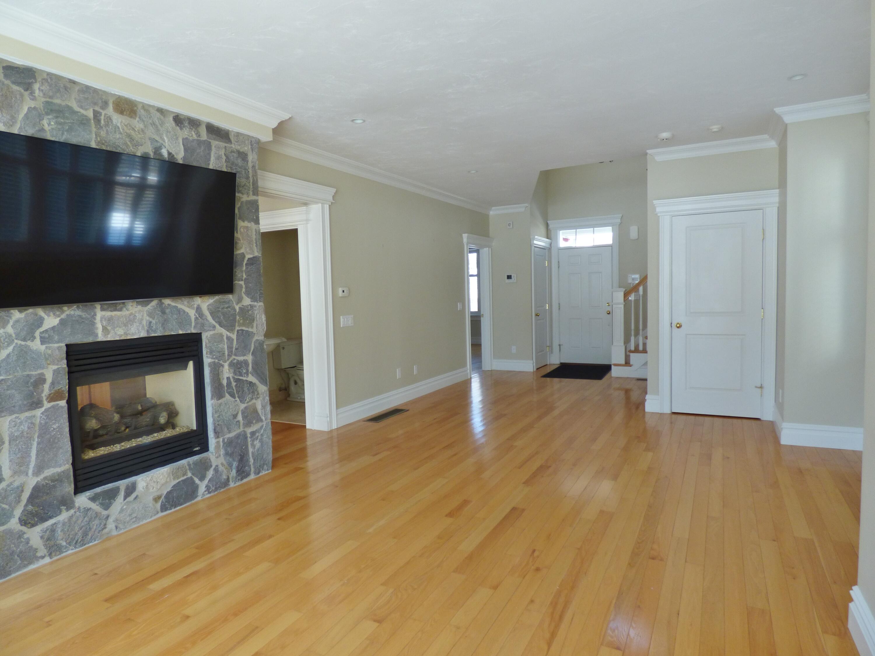 16 Quinns Way Mashpee, MA 02649 - Photo 5 of 38 living rm