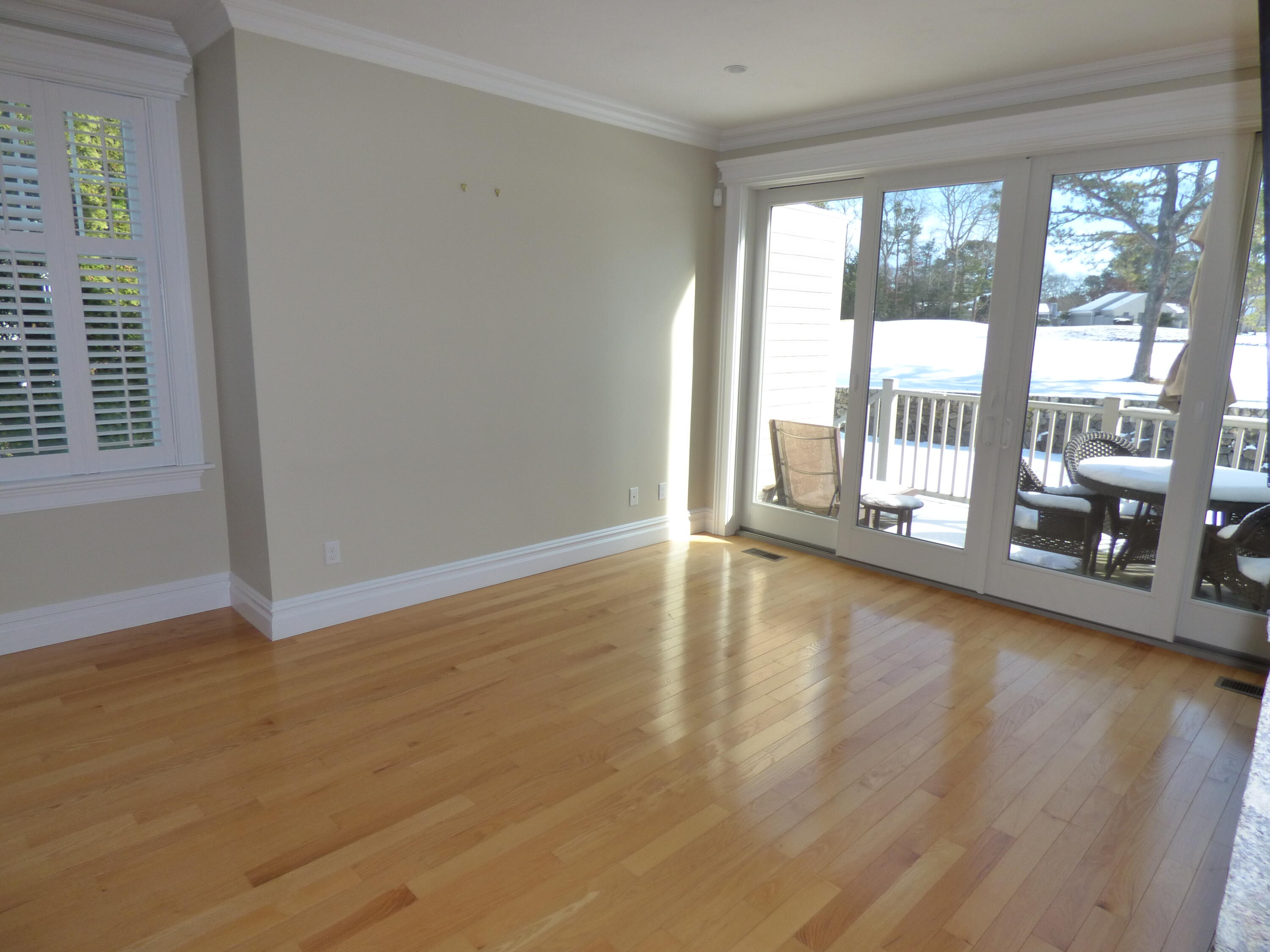 16 Quinns Way Mashpee, MA 02649 - Photo 9 of 38 living rm